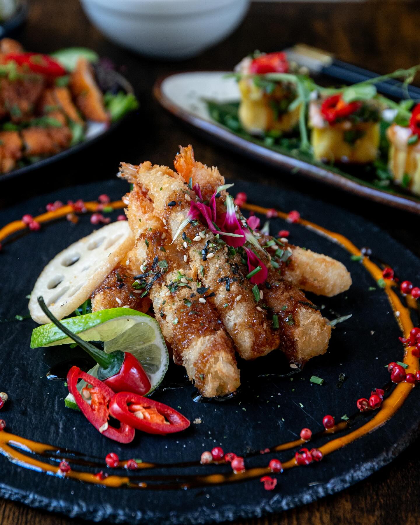 Interior Roots Experience — atmosfera noturna